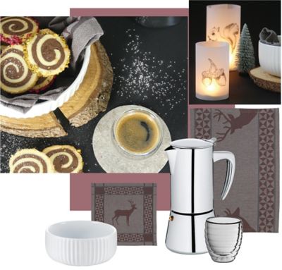 Bilder mit winterlicher Stimmung: Spiralkekse, Schüssel Maila, Espressokanne Latina, Cappuccinoglas Cesena auf gedecktem Tisch