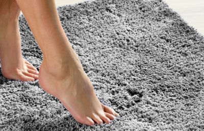 Non-slip bath mats thanks to anti-slip underside