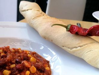 Baguette zu Chili con carne
