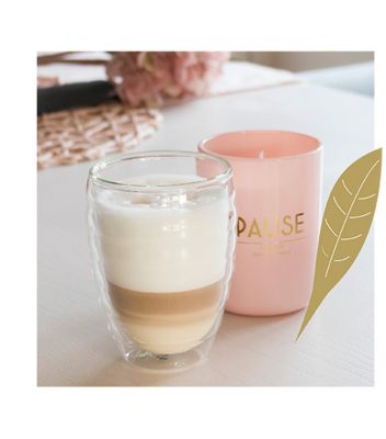 Stimmungsbild mit Cappuccino im doppelwandigen Glas Cesena von kela