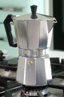Kaffee zubereiten mit der Espressokanne Italia von kela