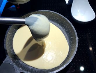 Kaiserschmarrn ausbacken – Stella Nova Pfanne