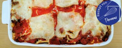 Lasagne mit Bolognesesoße Stimmungsbild – Auflaufform Ester kela