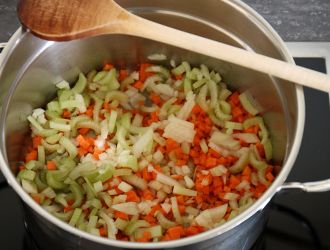 Linsen-Bolognese Gemüse andünsten