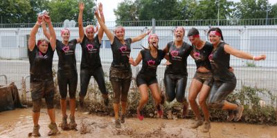 Muddy Angel Gruppenbild im Schlamm 2