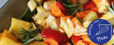 Kartoffeln mit Gemüse im Ofen zubereitet – Stimmungsbild