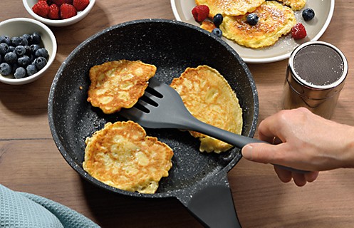 High quality pans: Pancakes in coated kela’s Stella Nova frying pan
