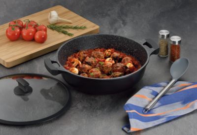 kela’s Stella Nova stewing pan or serving pan 