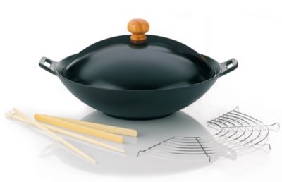 Cooking in a wok: kela’s Asia cast iron wok set 