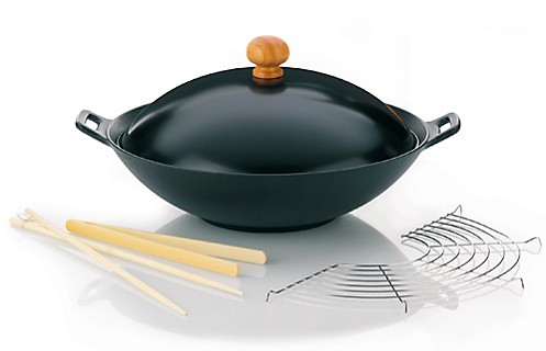 Cooking in a wok: kela’s Asia cast iron wok set 