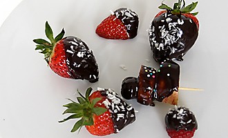Chocolate-coated fruits