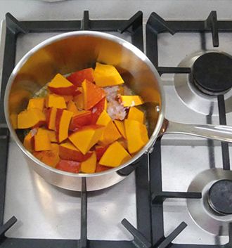 Kürbiscremesuppe Stepbild Kürbis kochen